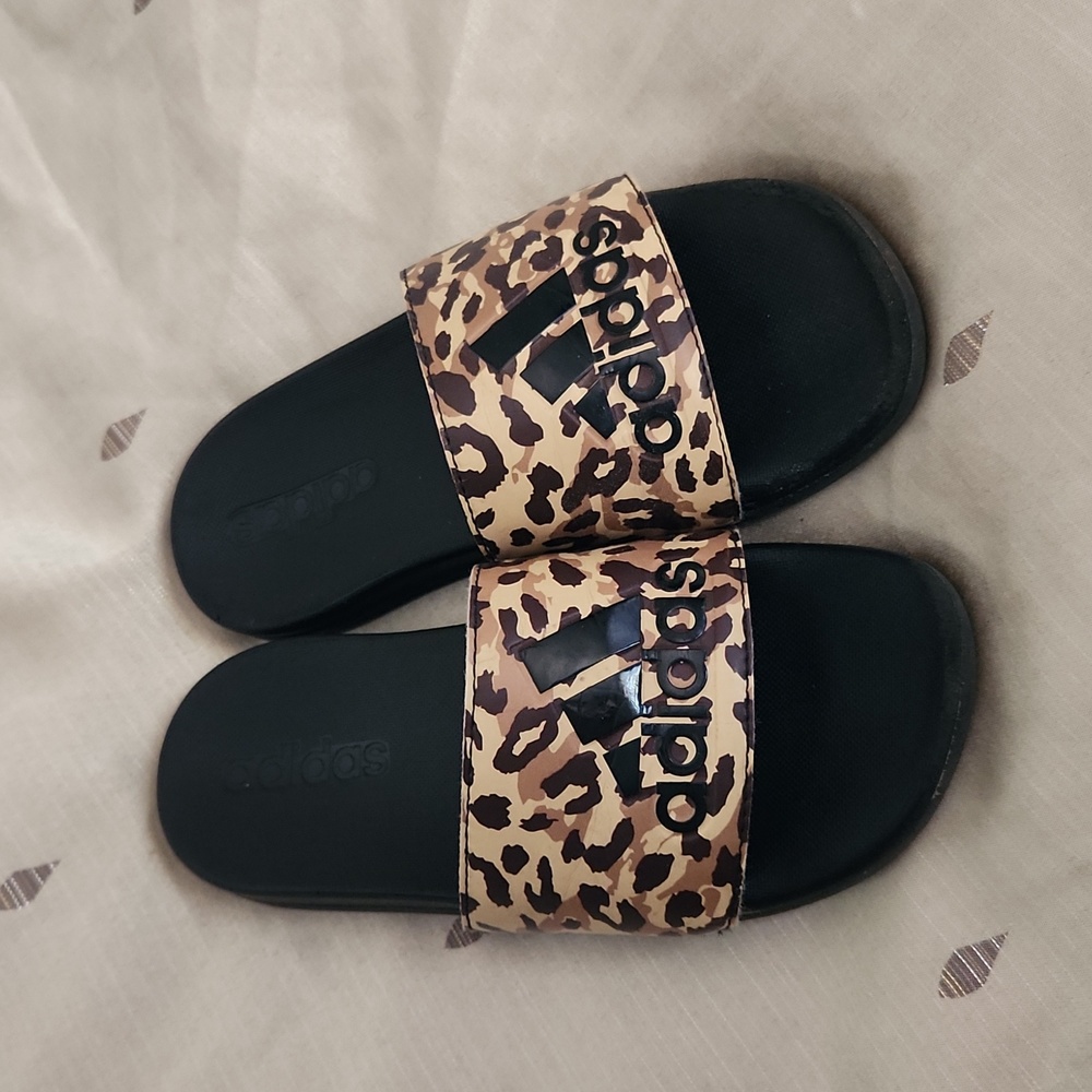 Girls Adidas size 1 lepoard slides